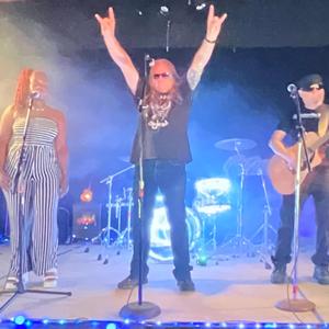 Wind Of Change 2025 (feat. Che Afrique)