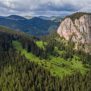 Messze Van a Kicsi Falúm