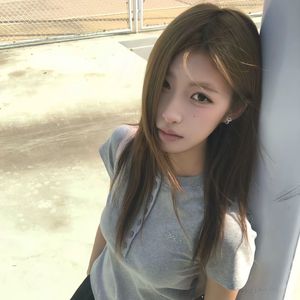 香烟配靓仔 硬曲配美女 (新年摇)