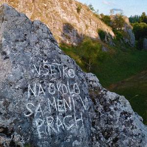 Všetko naokolo sa mení v prach