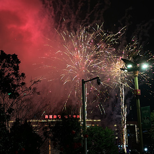 你嫌我的痛好尖锐