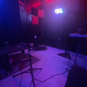 Mi Amor (feat. G & Ajae300)