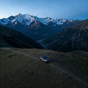 Born from the Rain（自雨中诞生）
