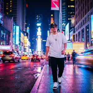 La Gata (feat. Emir Llorca)