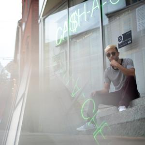 Hugh Hefner (feat. Chris Gwappin)