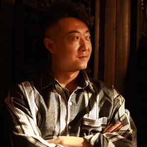 多想在平庸的世界拥抱你