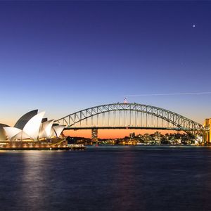 冰层下的古钟声