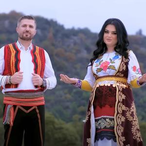 Elvira Fjerza & Marlen Qelia Nusja moter me ka dal