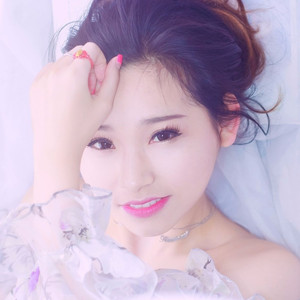 我还傻傻的爱着谁 (伴奏)