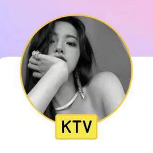 午夜的湖边夜色