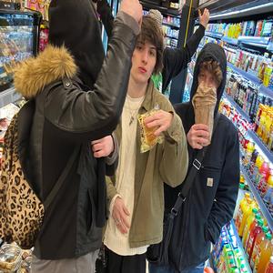 Doe (feat. Hollowtekken96141)