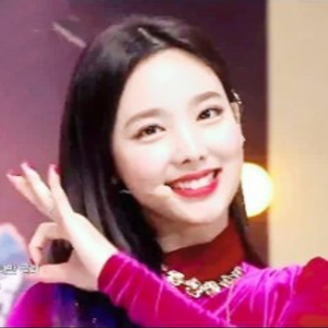 YES or YES-TWICE（翻自 TWICE）