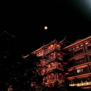 РУКИ НА СТОЛ