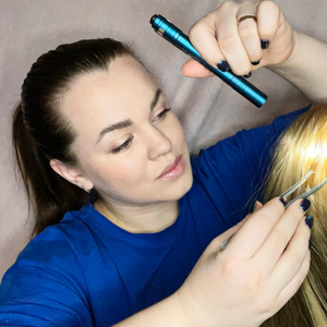 Перчатка и гусеничка