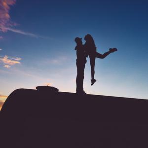 我们在蓝色海上飘