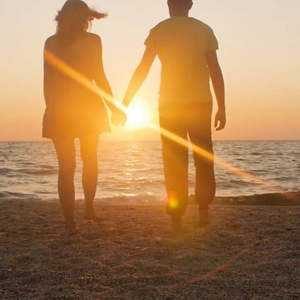 Mujhe tere ishq mein kho jaane do