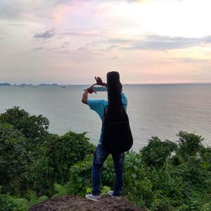 Dalam Kesedihan Panjang