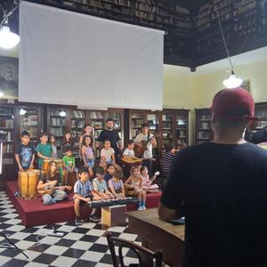 Entre libros y canciones (feat. Nicolas Aulet & Biblioteca Popular Rafael Obligado)