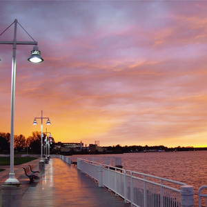 失足夕阳下的沿海大道