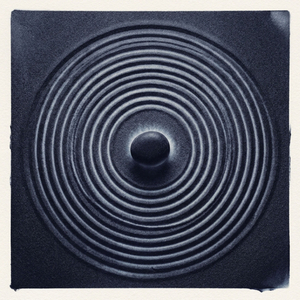 Vibrational Grounding AUM