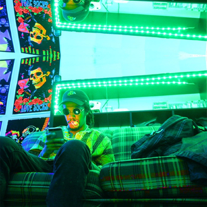 Lowlow (feat. Ap-E & Raphael Sole)