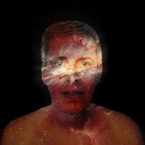 Pimeys saa tähdet syttymään