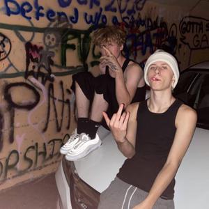 30 (feat. Lil Stretch)