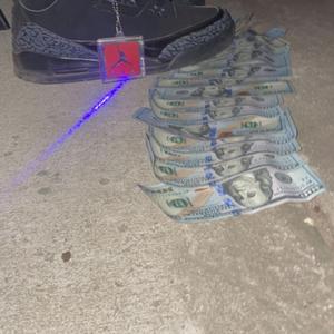 Round the way (feat. Quanno333)