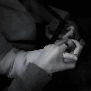 我像个幼稚鬼 攀比你的爱