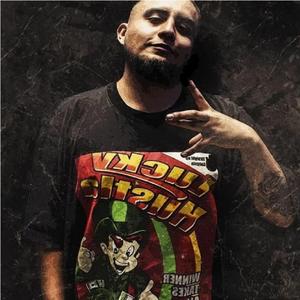 Hustlas (feat. sucio dan)