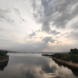 爱非童话