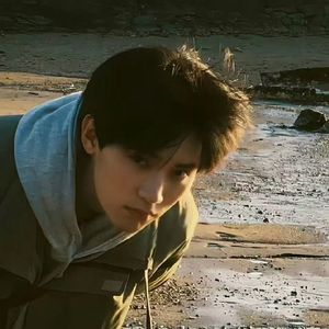 月亮轻晃
