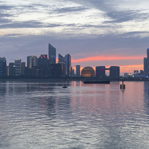 喜欢是瞬间沦陷 而爱是一辈子的执念