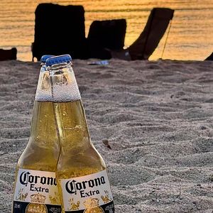 《夜虹瞒着所有人下雨》2025_鱼头泡饼-思念-民谣