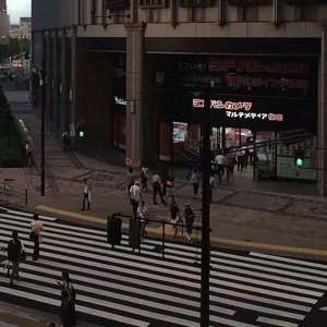 多想在平庸的生活拥抱你