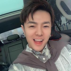 《做你的兔耳朵》