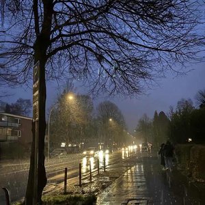 比陌生人更懂分寸