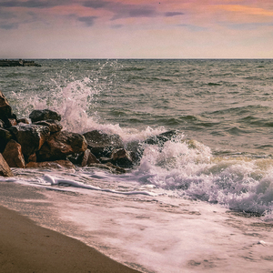 Caminado en la Orilla