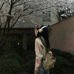 我一个人走了好久好久