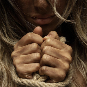 Prisoner (feat. Emes)