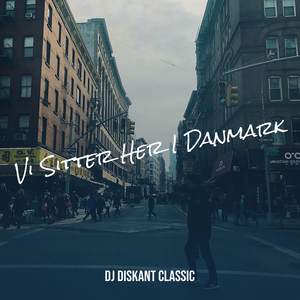 Vi Sitter Her I Danmark