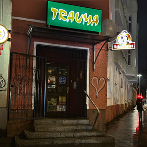 TRAUMA BAR