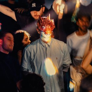 Comme un Dragon (Flat Iron Lake Remix)