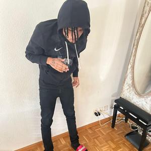 Tales of 02 (feat. Leas4ne)