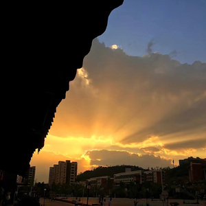 我把故事酿成酒-侯泽润