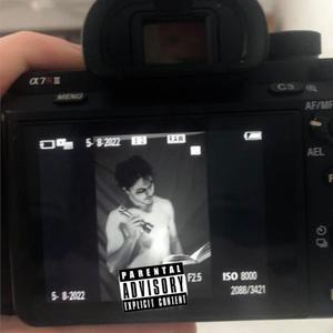 the first song was a distrack (unmastered) live from glastonbury 1978 (feat. KING PANNNAAAA)