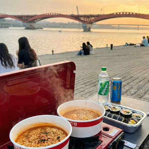 한강 라면 by Hipcat Music