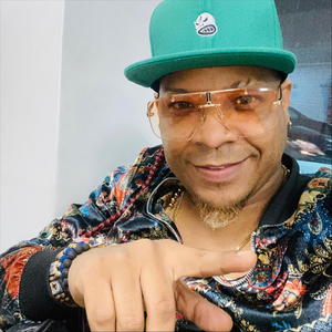 Dime Que Se Siente (feat. Kevin Caldas)