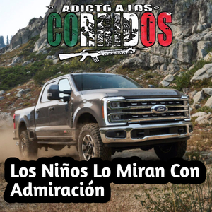 Los niños lo miran con admiración