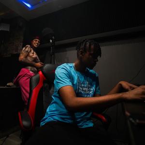 Y ENTONCES (feat. Hebreo Productions)